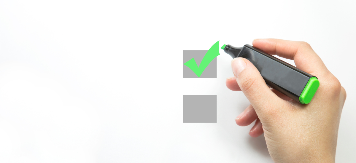 インプラント治療と入れ歯の違いとは?種類ごとの選び方を歯科医が徹底解説